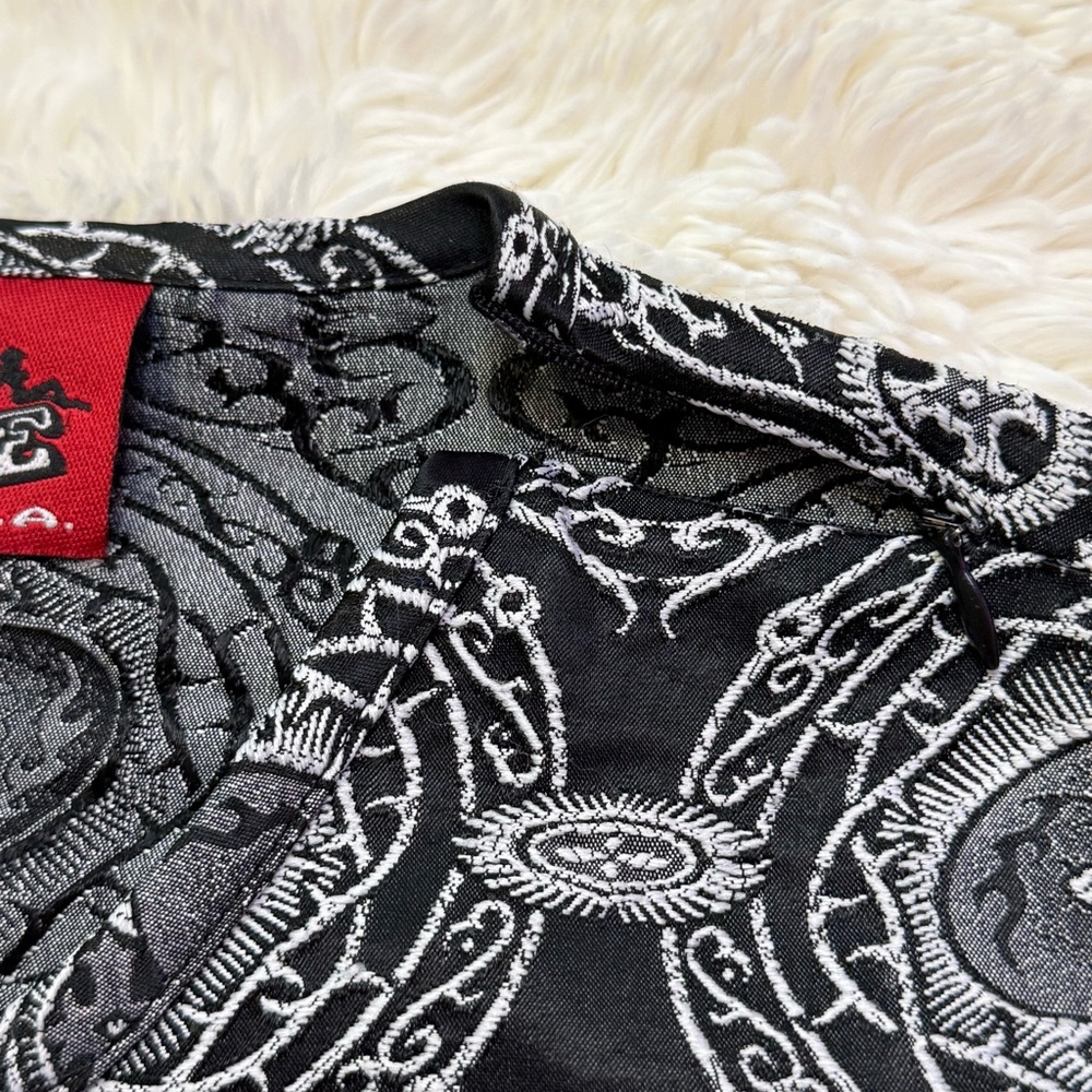 Lip Service Black Cross & Heart Zipper Side Tie Sleeveless Top - Picture 5 of 14